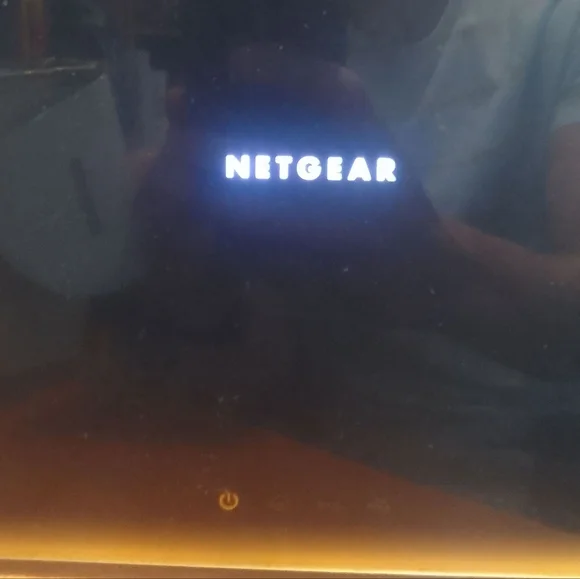 Netgear R6300 WiFi Router - Picture 7 of 9